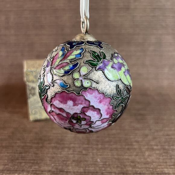 Vintage Cloisonné Christmas Ball Ornament – Floral Silver Enamel 3″ VTG - Picture 2 of 15